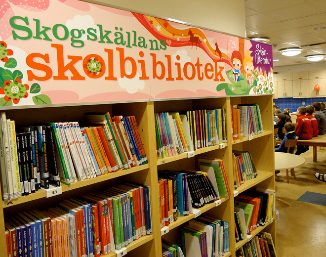 Formgivning och illustration av biblioteksskyltar, Källbrinksskolan, Huddinge.
